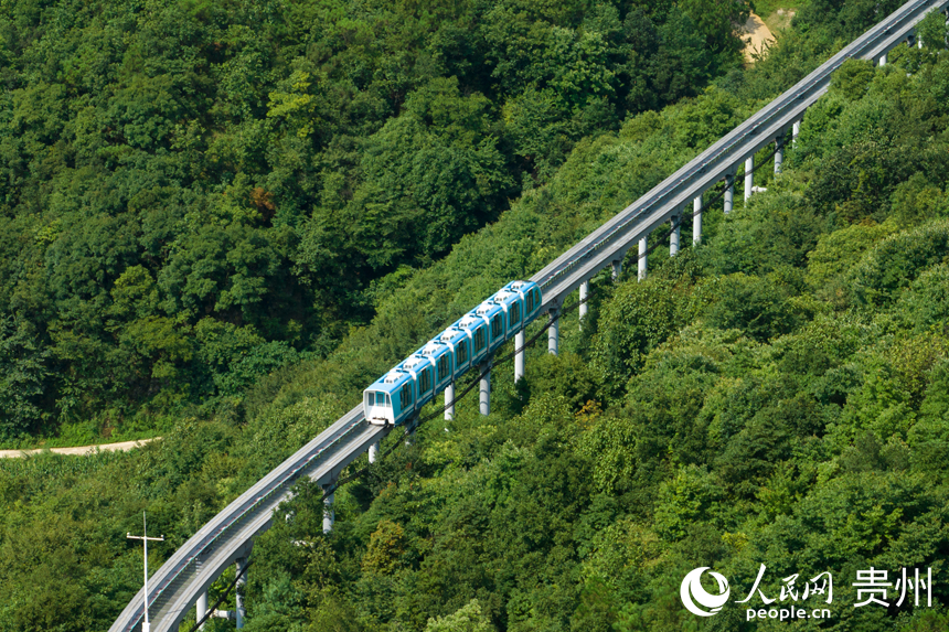 野玉海單軌小火車項(xiàng)目。人民網(wǎng)記者 涂敏攝