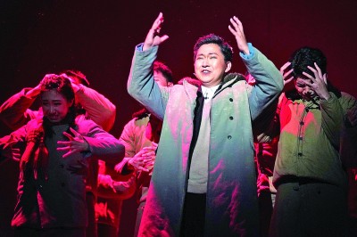 清華大學(xué)原創(chuàng)話劇《馬蘭花開》在港演出。新華社發(fā)