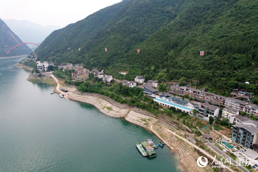 三峽里·竹枝村全長(zhǎng)2.5公里，如一條絲帶分布于長(zhǎng)江沿線。人民網(wǎng)記者 劉政寧攝