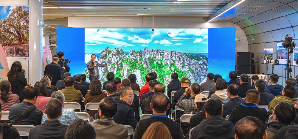 活動現(xiàn)場，文旅星推官推介忻州。